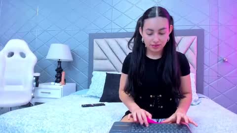 Violet Rousse online show from February 3, 2025, 12:47 pm