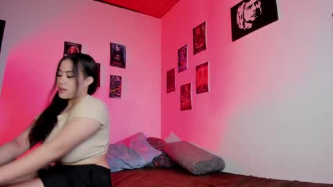 Snapshot of violetsalvatore chatting on December 9, 2024, 4:34 am Violet salvatore online show from December 9, 2024, 4:34 am