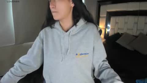 violetskinny online show from September 17, 2025, 6:53 pm