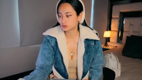 violetskinny online show from April 4, 2026, 7:22 pm