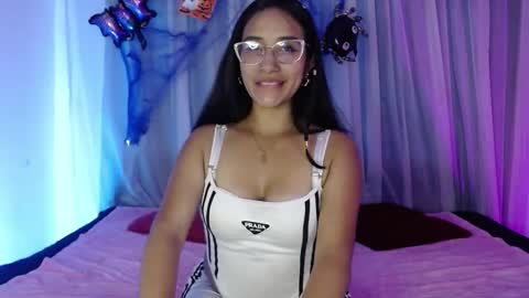 violetsweet_cs online show from October 14, 2025, 10:21 pm