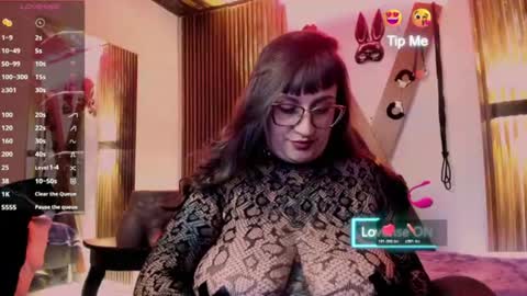 violett_8 online show from June 19, 2026, 5:56 am