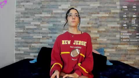 ViolettGolden online show from October 6, 2025, 2:03 pm