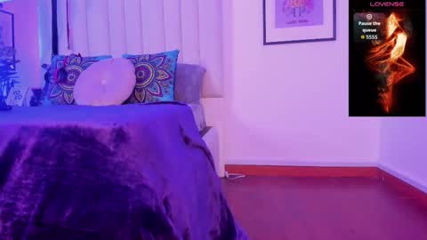 Snapshot of violett__sinclair1 chatting on October 14, 2025, 12:50 pm Violett online show from October 14, 2025, 12:50 pm