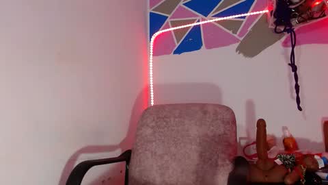 Snapshot of violett_ass chatting on October 9, 2025, 11:03 pm Samantha y jhons online show from October 9, 2025, 11:03 pm
