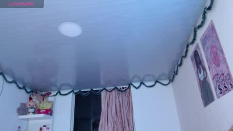 violett_brown9 online show from March 15, 2026, 3:56 am