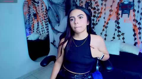 Snapshot of violett_eup chatting on November 1, 2025, 5:04 pm VIOLETTE online show from November 1, 2025, 5:04 pm