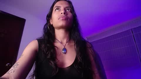 violett_queen122 online show from October 28, 2025, 2:37 am