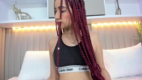 Snapshot of violett_rabbit_ chatting on September 24, 2025, 8:12 pm Violett online show from September 24, 2025, 8:12 pm