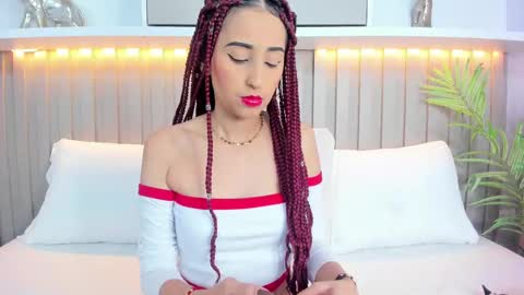 Snapshot of violett_rabbit_ chatting on September 29, 2025, 8:02 pm Violett online show from September 29, 2025, 8:02 pm