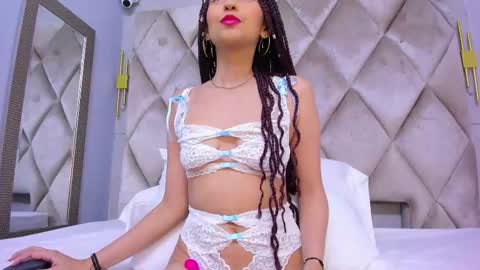 Violett  online show from February 27, 2026, 8:42 pm