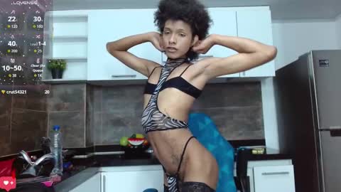 V I O L E T T E  online show from January 7, 2026, 3:25 pm