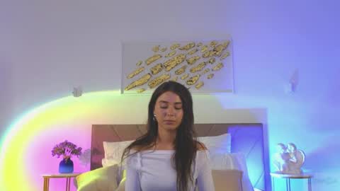 violetta_finch online show from May 10, 2026, 10:31 am