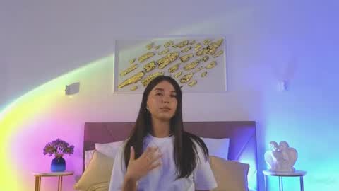 violetta_finch online show from May 22, 2026, 10:32 am