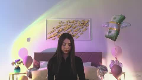 violetta_finch online show from June 25, 2026, 10:42 am