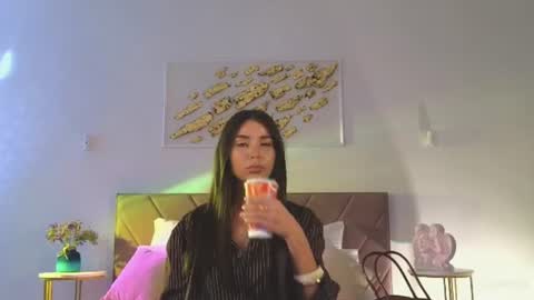 violetta_finch online show from July 25, 2026, 11:19 am