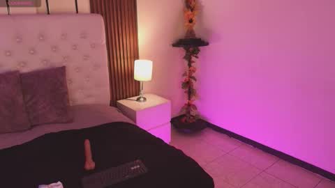 violettaalemida online show from January 9, 2026, 1:25 pm