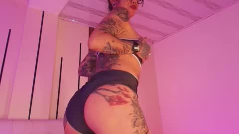Snapshot of violettaalemida chatting on January 18, 2026, 12:20 pm violettaalemida online show from January 18, 2026, 12:20 pm