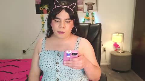 Snapshot of violettacam69 chatting on February 7, 2025, 7:29 am violettacam69 online show from February 7, 2025, 7:29 am