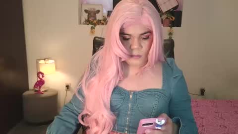 Snapshot of violettacam69 chatting on February 19, 2025, 10:53 pm violettacam69 online show from February 19, 2025, 10:53 pm