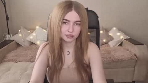 ViolettaOtis online show from October 12, 2025, 9:30 am