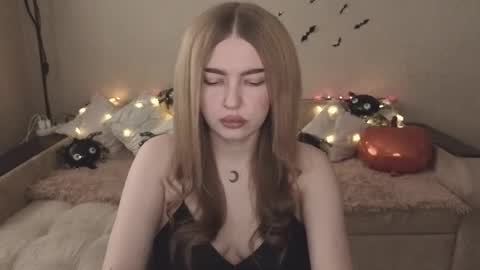 ViolettaOtis online show from October 27, 2025, 9:57 am