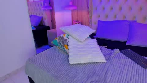 violettaruizz online show from May 11, 2026, 2:45 pm
