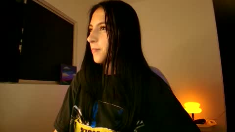 Violetta....Follow me in Twitter... online show from December 15, 2025, 4:50 am