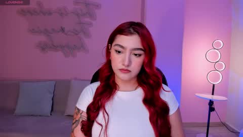 Violett Castel online show from October 7, 2025, 7:11 pm