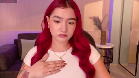 Violett Castel online show from November 3, 2025, 7:37 pm