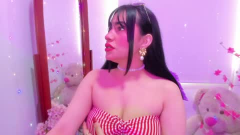 violette_laurent online show from April 22, 2026, 8:10 pm