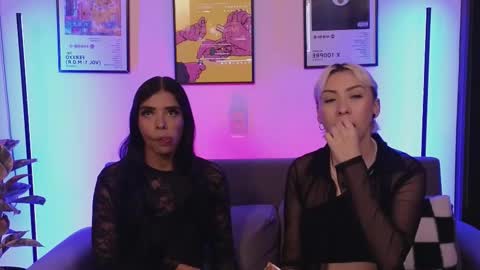 Snapshot of violettgrey_ chatting on November 17, 2025, 1:33 am Violet online show from November 17, 2025, 1:33 am