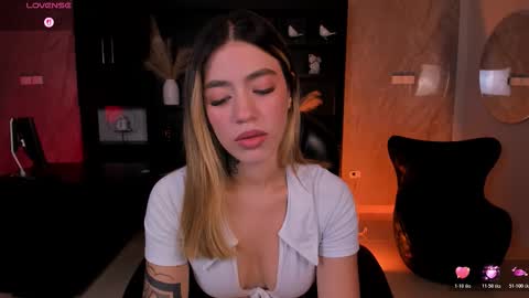 Violett  online show from March 26, 2026, 7:52 pm