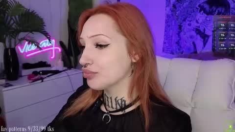 Snapshot of violetvio1ator chatting on November 2, 2025, 4:04 am Dommy mommy online show from November 2, 2025, 4:04 am