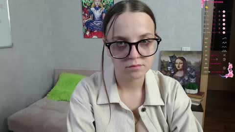 Snapshot of violetwin chatting on September 27, 2025, 6:57 pm Violet online show from September 27, 2025, 6:57 pm