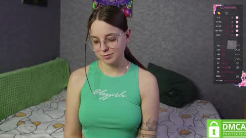 Violet online show from March 12, 2026, 7:09 pm