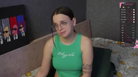 Violet online show from April 7, 2026, 3:07 am