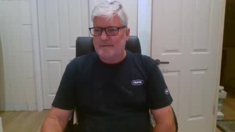 viper654321 online show from April 15, 2026, 7:59 am