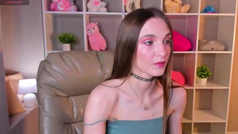 Snapshot of virdjinia_green chatting on September 18, 2025, 8:38 am Virdjinia online show from September 18, 2025, 8:38 am