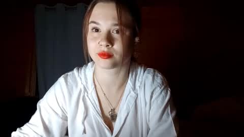 Mia online show from October 7, 2025, 5:43 pm