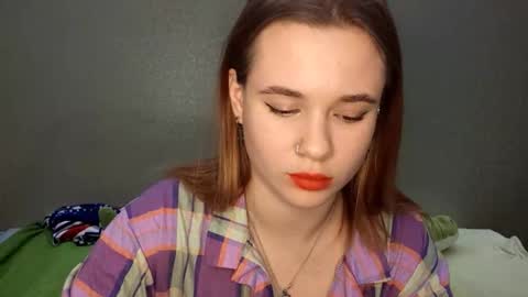 Mia online show from October 17, 2025, 11:02 am