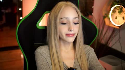 virtualexis online show from November 25, 2025, 8:09 pm