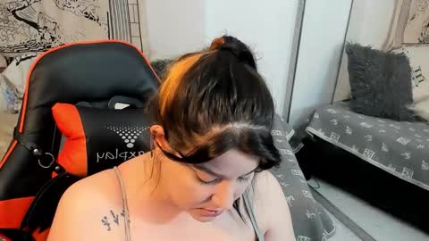 Snapshot of vitaxviper chatting on October 1, 2025, 11:22 pm Vit a Viper online show from October 1, 2025, 11:22 pm