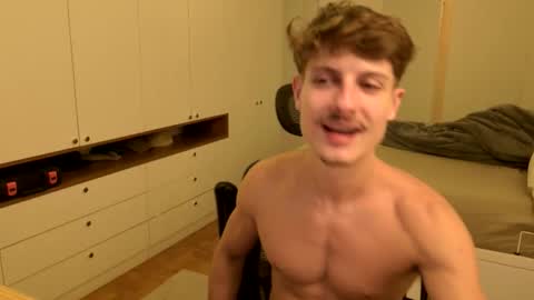 vitoraugustoxxx online show from April 7, 2026, 10:09 pm