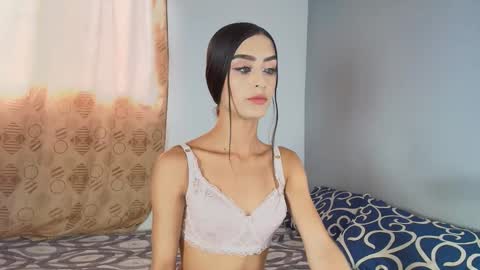 vitoriia_ online show from May 29, 2026, 8:29 pm