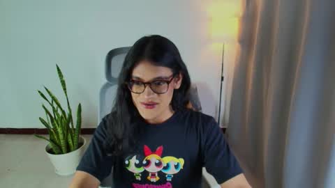 VittaaaPlease help me with your thumbs up its important  online show from November 13, 2025, 12:42 am