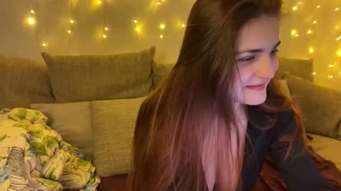 vivalenti_kiss online show from December 21, 2025, 5:09 pm