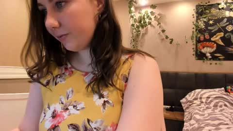 Viv online show from November 7, 2025, 7:03 pm