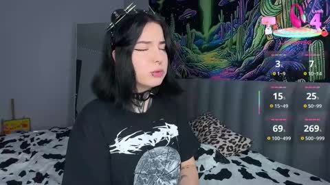 Snapshot of vivi__squirrel chatting on October 14, 2025, 4:02 am Vivi online show from October 14, 2025, 4:02 am