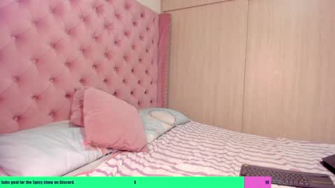 vivi cooper online show from April 21, 2026, 2:04 am